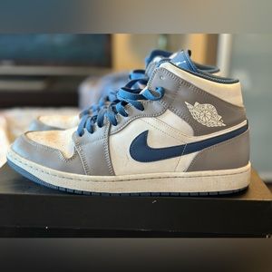 Air Jordan 1 Mid Cement grey size MENS 11 Excellent condition !